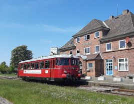VT 25 im Bahnhof Schönberg (Holst.)